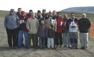 Foto de Familia: pilotos, jueces y ayudantes