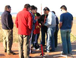 Taller de Modelismo Espacial. ltimas explicaciones en el Campo de Vuelo